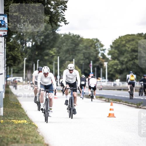 16.08.2026 - KN Förde Triathlon 2026 H.Heesch http://msf.ph/oto/9988376 16.08.2026 13:14:36 Radfahren 521, 533, 724, 726, 739 meine-sportfotos.de