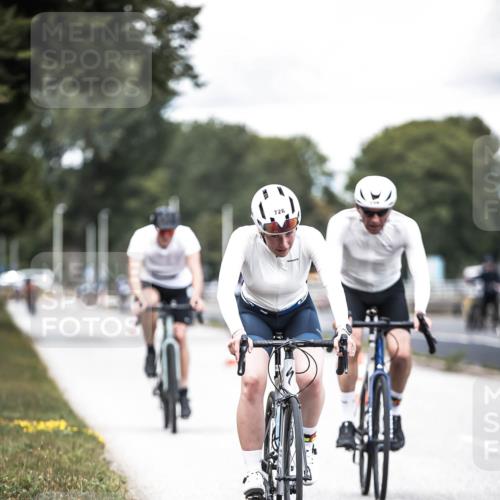 16.08.2026 - KN Förde Triathlon 2026 H.Heesch http://msf.ph/oto/9988386 16.08.2026 13:14:38 Radfahren 528, 533, 724, 726, 739 meine-sportfotos.de