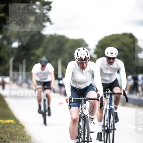 16.08.2026 - KN Förde Triathlon 2026 H.Heesch http://msf.ph/oto/9988389 16.08.2026 13:14:38 Radfahren 528, 533, 724, 726, 739 meine-sportfotos.de