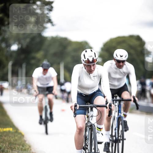 16.08.2026 - KN Förde Triathlon 2026 H.Heesch http://msf.ph/oto/9988390 16.08.2026 13:14:38 Radfahren 528, 533, 724, 726, 739 meine-sportfotos.de