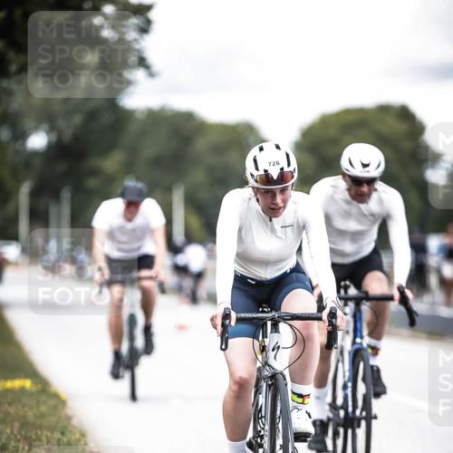 16.08.2026 - KN Förde Triathlon 2026 H.Heesch http://msf.ph/oto/9988391 16.08.2026 13:14:38 Radfahren 528, 533, 724, 726, 739 meine-sportfotos.de