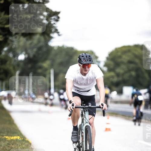 16.08.2026 - KN Förde Triathlon 2026 H.Heesch http://msf.ph/oto/9988398 16.08.2026 13:14:39 Radfahren 528, 533, 724, 726, 739 meine-sportfotos.de