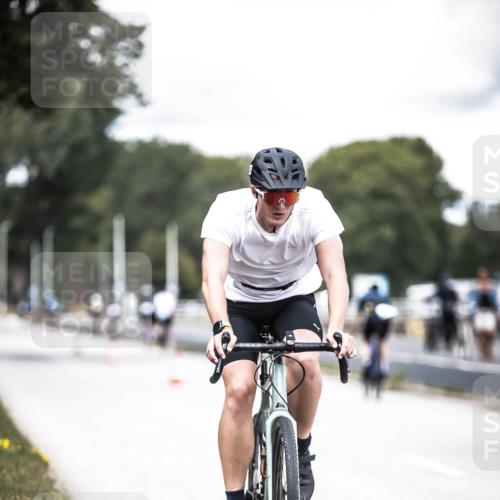 16.08.2026 - KN Förde Triathlon 2026 H.Heesch http://msf.ph/oto/9988403 16.08.2026 13:14:40 Radfahren 528, 533, 724, 726, 739 meine-sportfotos.de