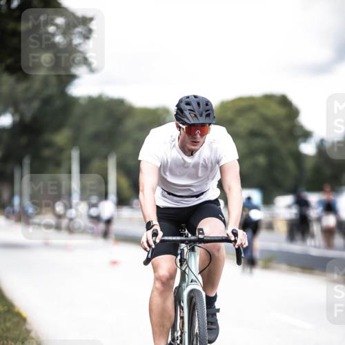 16.08.2026 - KN Förde Triathlon 2026 H.Heesch http://msf.ph/oto/9988404 16.08.2026 13:14:40 Radfahren 528, 533, 724, 726, 739 meine-sportfotos.de