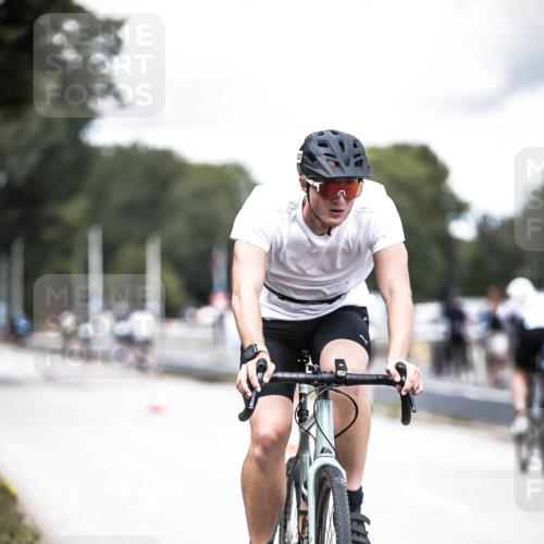 16.08.2026 - KN Förde Triathlon 2026 H.Heesch http://msf.ph/oto/9988407 16.08.2026 13:14:40 Radfahren 528, 533, 724, 726, 739 meine-sportfotos.de