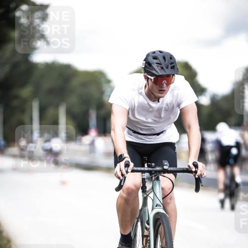 16.08.2026 - KN Förde Triathlon 2026 H.Heesch http://msf.ph/oto/9988409 16.08.2026 13:14:40 Radfahren 528, 533, 724, 726, 739 meine-sportfotos.de
