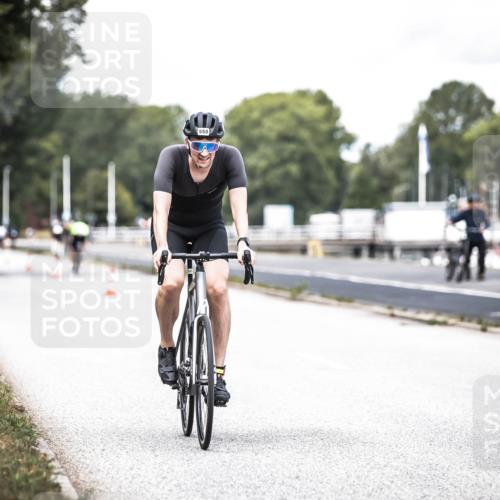 16.08.2026 - KN Förde Triathlon 2026 H.Heesch http://msf.ph/oto/9988436 16.08.2026 13:14:54 Radfahren 513, 550 meine-sportfotos.de