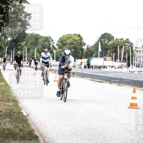 16.08.2026 - KN Förde Triathlon 2026 H.Heesch http://msf.ph/oto/9988471 16.08.2026 13:15:18 Radfahren 575, 708 meine-sportfotos.de