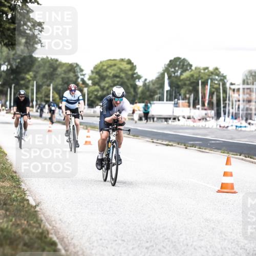 16.08.2026 - KN Förde Triathlon 2026 H.Heesch http://msf.ph/oto/9988473 16.08.2026 13:15:19 Radfahren 575, 708, 711 meine-sportfotos.de