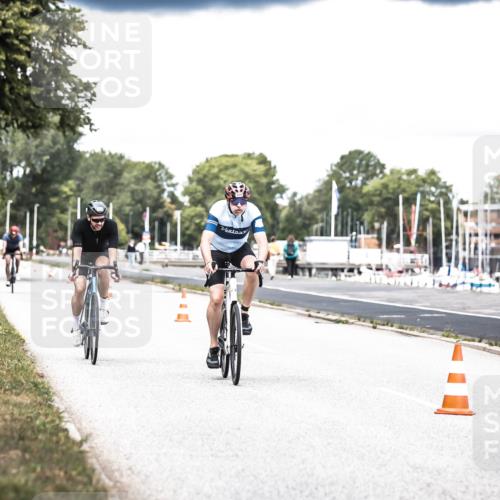 16.08.2026 - KN Förde Triathlon 2026 H.Heesch http://msf.ph/oto/9988482 16.08.2026 13:15:20 Radfahren 575, 708, 711 meine-sportfotos.de