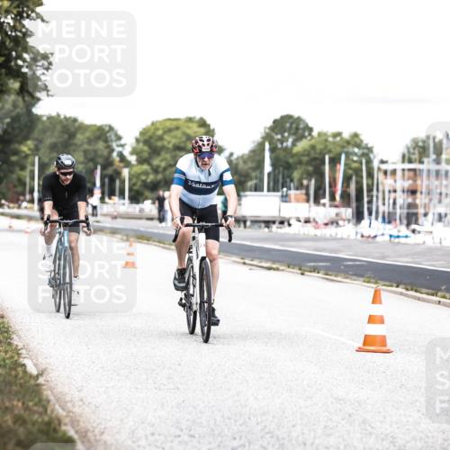 16.08.2026 - KN Förde Triathlon 2026 H.Heesch http://msf.ph/oto/9988487 16.08.2026 13:15:20 Radfahren 575, 708, 711 meine-sportfotos.de