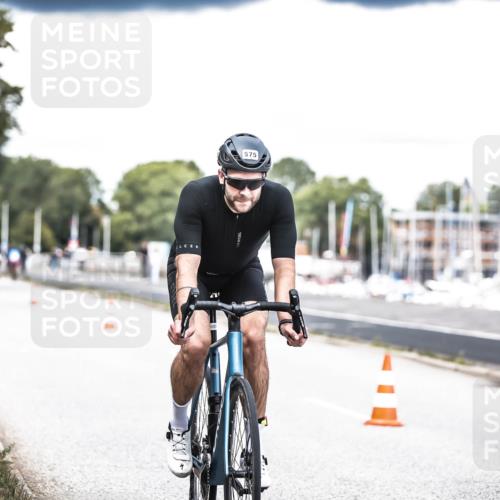 16.08.2026 - KN Förde Triathlon 2026 H.Heesch http://msf.ph/oto/9988501 16.08.2026 13:15:21 Radfahren 531, 575, 708, 711 meine-sportfotos.de