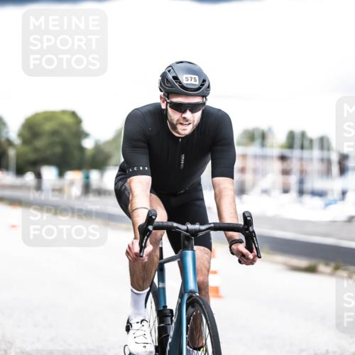 16.08.2026 - KN Förde Triathlon 2026 H.Heesch http://msf.ph/oto/9988506 16.08.2026 13:15:21 Radfahren 531, 575, 708, 711 meine-sportfotos.de