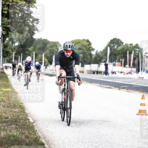 16.08.2026 - KN Förde Triathlon 2026 H.Heesch http://msf.ph/oto/9988577 16.08.2026 13:15:45 Radfahren 515, 569, 573, 587, 609, 742 meine-sportfotos.de