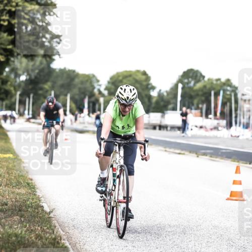 16.08.2026 - KN Förde Triathlon 2026 H.Heesch http://msf.ph/oto/9988611 16.08.2026 13:15:50 Radfahren 569, 587, 606, 742 meine-sportfotos.de