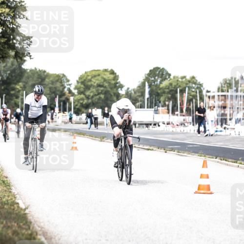 16.08.2026 - KN Förde Triathlon 2026 H.Heesch http://msf.ph/oto/9988630 16.08.2026 13:16:02 Radfahren 517, 525, 527, 551, 571, 734 meine-sportfotos.de