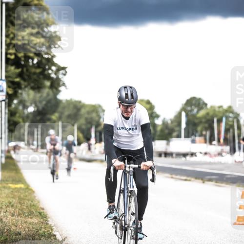 16.08.2026 - KN Förde Triathlon 2026 H.Heesch http://msf.ph/oto/9988642 16.08.2026 13:16:03 Radfahren 517, 525, 527, 571, 734 meine-sportfotos.de