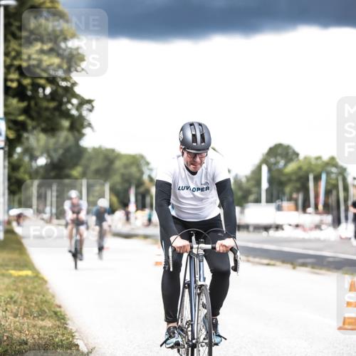 16.08.2026 - KN Förde Triathlon 2026 H.Heesch http://msf.ph/oto/9988644 16.08.2026 13:16:03 Radfahren 517, 525, 527, 571, 734 meine-sportfotos.de