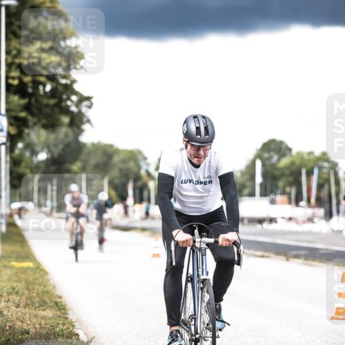 16.08.2026 - KN Förde Triathlon 2026 H.Heesch http://msf.ph/oto/9988645 16.08.2026 13:16:03 Radfahren 517, 525, 527, 571, 734 meine-sportfotos.de