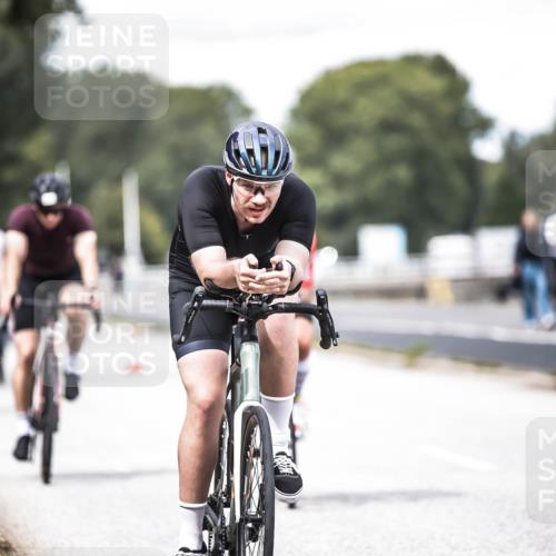 16.08.2026 - KN Förde Triathlon 2026 H.Heesch http://msf.ph/oto/9988667 16.08.2026 13:16:16 Radfahren 519, 535, 552, 567, 585, 727, 732, 738 meine-sportfotos.de
