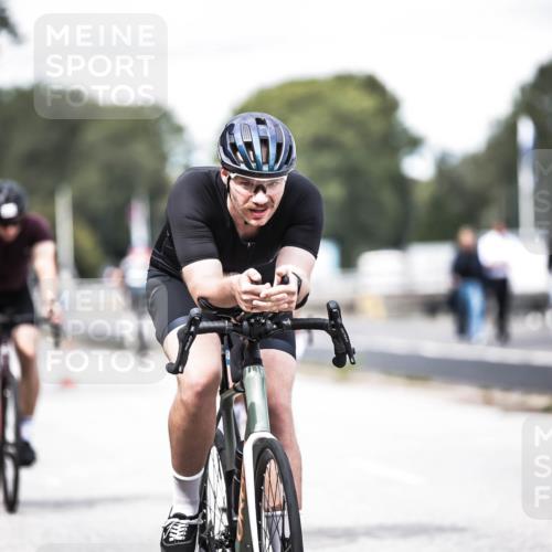 16.08.2026 - KN Förde Triathlon 2026 H.Heesch http://msf.ph/oto/9988671 16.08.2026 13:16:17 Radfahren 519, 535, 552, 567, 585, 727, 732 meine-sportfotos.de