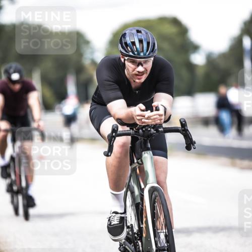 16.08.2026 - KN Förde Triathlon 2026 H.Heesch http://msf.ph/oto/9988673 16.08.2026 13:16:17 Radfahren 519, 535, 552, 567, 585, 727, 732 meine-sportfotos.de