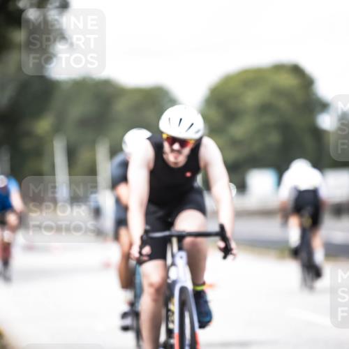 16.08.2026 - KN Förde Triathlon 2026 H.Heesch http://msf.ph/oto/9988684 16.08.2026 13:16:19 Radfahren 519, 520, 535, 552, 565, 567, 585, 715, 717, 727 meine-sportfotos.de
