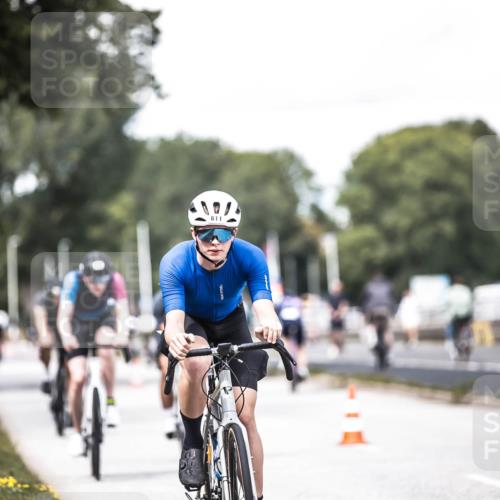 16.08.2026 - KN Förde Triathlon 2026 H.Heesch http://msf.ph/oto/9988718 16.08.2026 13:16:27 Radfahren 545, 565, 611, 725 meine-sportfotos.de