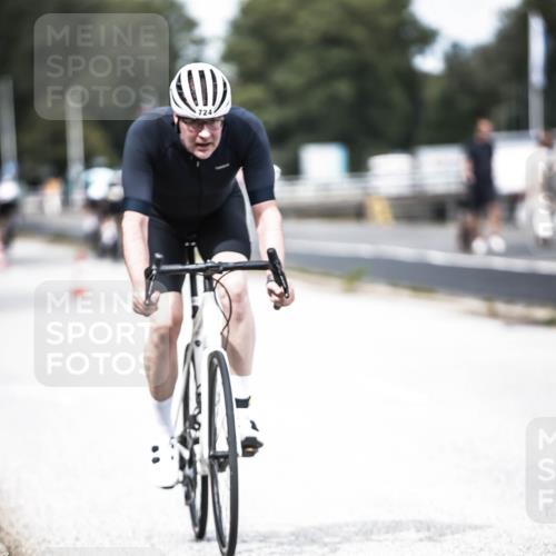 16.08.2026 - KN Förde Triathlon 2026 H.Heesch http://msf.ph/oto/9988834 16.08.2026 13:16:58 Radfahren 546, 583, 724 meine-sportfotos.de