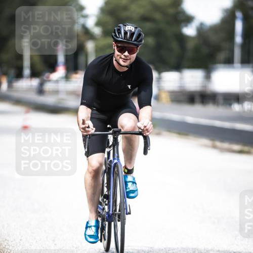 16.08.2026 - KN Förde Triathlon 2026 H.Heesch http://msf.ph/oto/9988852 16.08.2026 13:17:15 Radfahren 707, 743 meine-sportfotos.de
