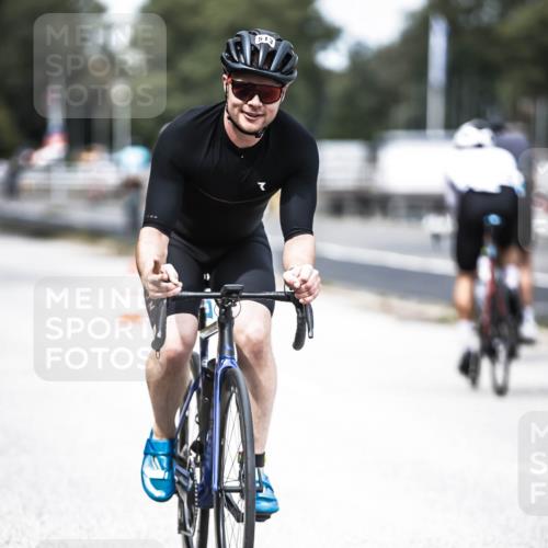 16.08.2026 - KN Förde Triathlon 2026 H.Heesch http://msf.ph/oto/9988855 16.08.2026 13:17:15 Radfahren 707, 743 meine-sportfotos.de