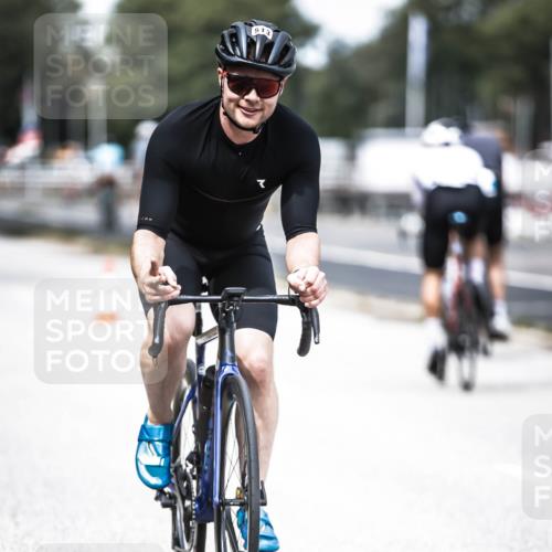 16.08.2026 - KN Förde Triathlon 2026 H.Heesch http://msf.ph/oto/9988856 16.08.2026 13:17:15 Radfahren 707, 743 meine-sportfotos.de
