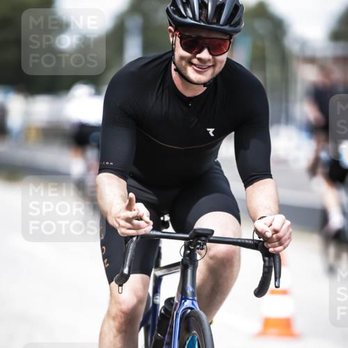 16.08.2026 - KN Förde Triathlon 2026 H.Heesch http://msf.ph/oto/9988864 16.08.2026 13:17:15 Radfahren 707, 743 meine-sportfotos.de