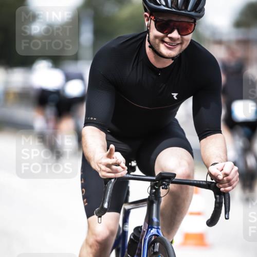 16.08.2026 - KN Förde Triathlon 2026 H.Heesch http://msf.ph/oto/9988865 16.08.2026 13:17:15 Radfahren 707, 743 meine-sportfotos.de
