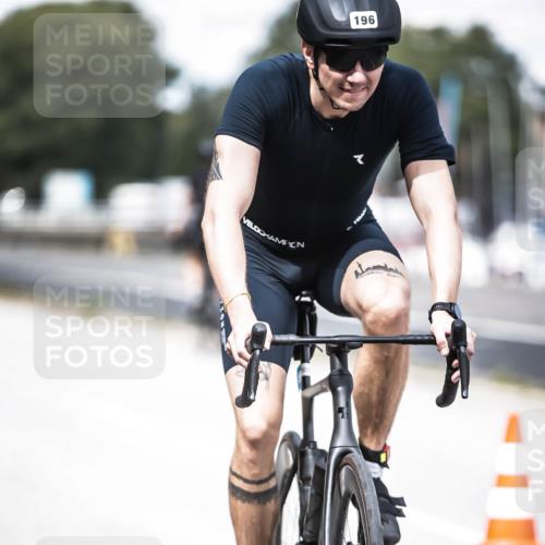 16.08.2026 - KN Förde Triathlon 2026 H.Heesch http://msf.ph/oto/9988897 16.08.2026 13:17:34 Radfahren 196, 594, 610 meine-sportfotos.de