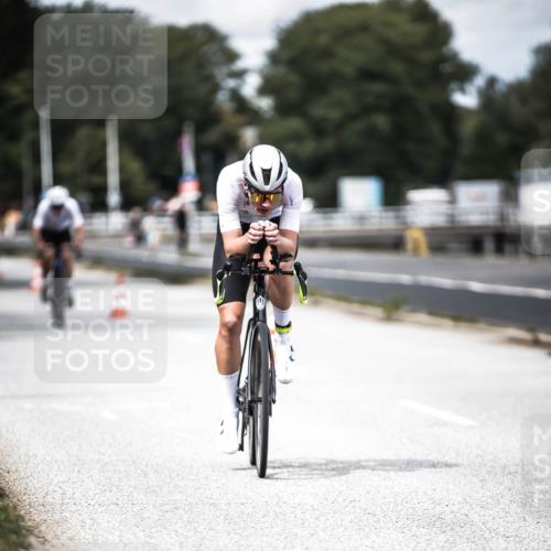16.08.2026 - KN Förde Triathlon 2026 H.Heesch http://msf.ph/oto/9988949 16.08.2026 13:18:09 Radfahren 720, 732, 738 meine-sportfotos.de