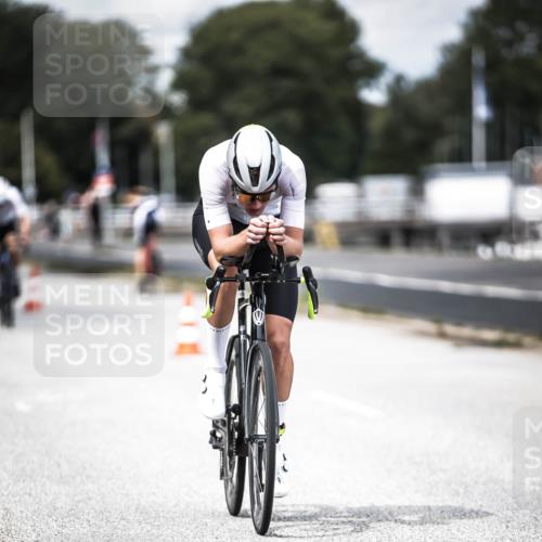16.08.2026 - KN Förde Triathlon 2026 H.Heesch http://msf.ph/oto/9988956 16.08.2026 13:18:09 Radfahren 720, 732, 738 meine-sportfotos.de