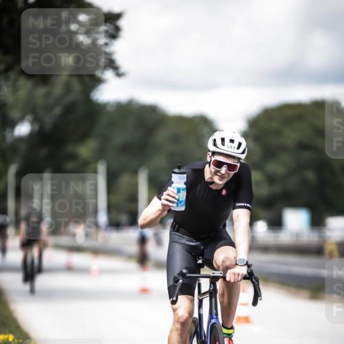 16.08.2026 - KN Förde Triathlon 2026 H.Heesch http://msf.ph/oto/9988974 16.08.2026 13:18:12 Radfahren 557, 720, 732, 738 meine-sportfotos.de