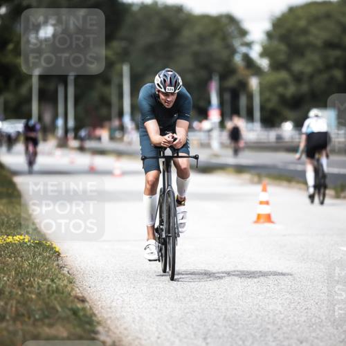 16.08.2026 - KN Förde Triathlon 2026 H.Heesch http://msf.ph/oto/9989005 16.08.2026 13:18:20 Radfahren 557, 702 meine-sportfotos.de