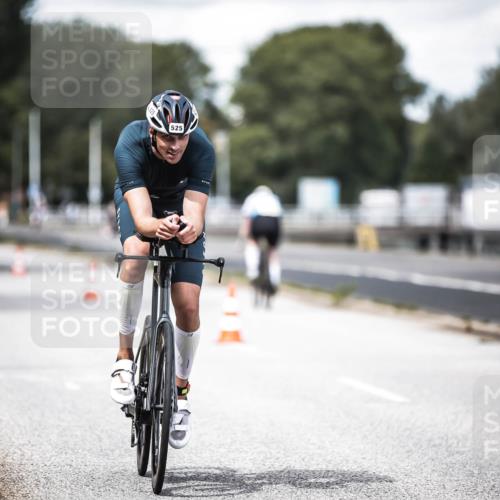 16.08.2026 - KN Förde Triathlon 2026 H.Heesch http://msf.ph/oto/9989015 16.08.2026 13:18:20 Radfahren 557, 702 meine-sportfotos.de