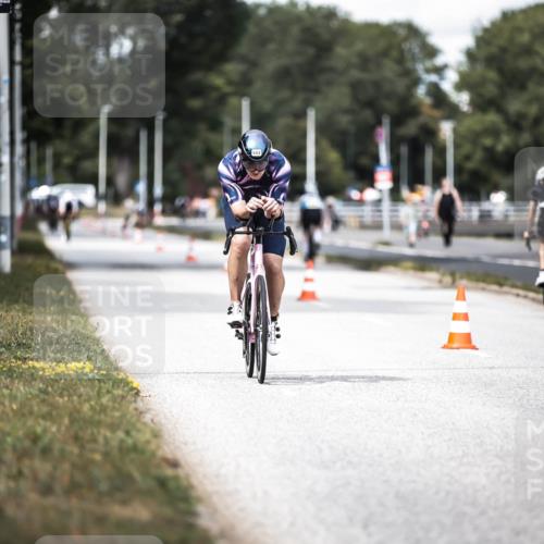 16.08.2026 - KN Förde Triathlon 2026 H.Heesch http://msf.ph/oto/9989023 16.08.2026 13:18:25 Radfahren 590, 602, 607, 702 meine-sportfotos.de