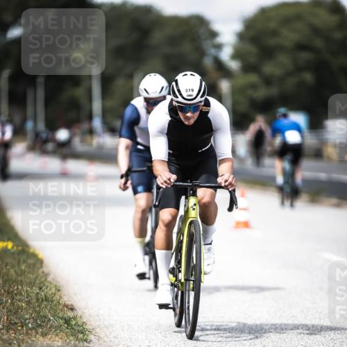 16.08.2026 - KN Förde Triathlon 2026 H.Heesch http://msf.ph/oto/9989039 16.08.2026 13:18:37 Radfahren 547, 592 meine-sportfotos.de