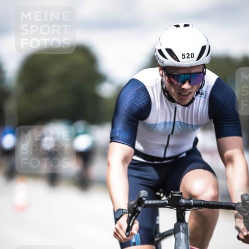 16.08.2026 - KN Förde Triathlon 2026 H.Heesch http://msf.ph/oto/9989057 16.08.2026 13:18:38 Radfahren 547, 559, 592 meine-sportfotos.de