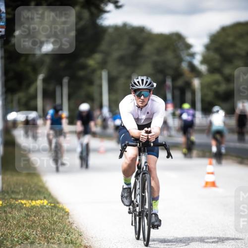 16.08.2026 - KN Förde Triathlon 2026 H.Heesch http://msf.ph/oto/9989062 16.08.2026 13:18:42 Radfahren 547, 559, 566, 592, 597, 603, 715, 718 meine-sportfotos.de