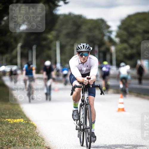 16.08.2026 - KN Förde Triathlon 2026 H.Heesch http://msf.ph/oto/9989064 16.08.2026 13:18:43 Radfahren 559, 566, 592, 597, 603, 609, 715, 718 meine-sportfotos.de