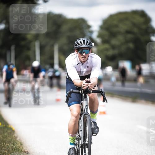16.08.2026 - KN Förde Triathlon 2026 H.Heesch http://msf.ph/oto/9989071 16.08.2026 13:18:43 Radfahren 559, 566, 592, 597, 603, 609, 715, 718 meine-sportfotos.de