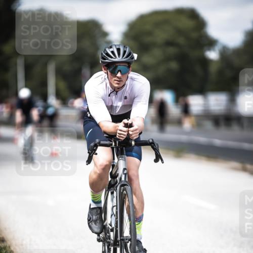 16.08.2026 - KN Förde Triathlon 2026 H.Heesch http://msf.ph/oto/9989075 16.08.2026 13:18:43 Radfahren 559, 566, 592, 597, 603, 609, 715, 718 meine-sportfotos.de