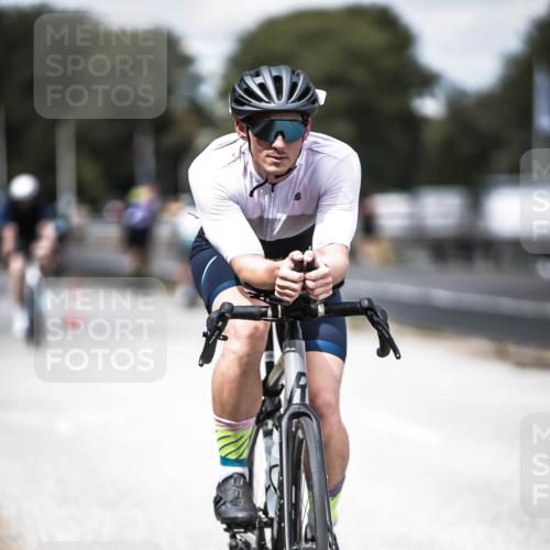 16.08.2026 - KN Förde Triathlon 2026 H.Heesch http://msf.ph/oto/9989079 16.08.2026 13:18:43 Radfahren 559, 566, 592, 597, 603, 609, 715, 718 meine-sportfotos.de