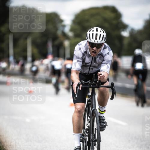 16.08.2026 - KN Förde Triathlon 2026 H.Heesch http://msf.ph/oto/9989100 16.08.2026 13:18:51 Radfahren 565, 609, 704 meine-sportfotos.de