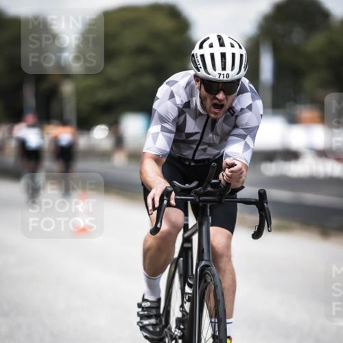 16.08.2026 - KN Förde Triathlon 2026 H.Heesch http://msf.ph/oto/9989105 16.08.2026 13:18:51 Radfahren 565, 609, 704 meine-sportfotos.de